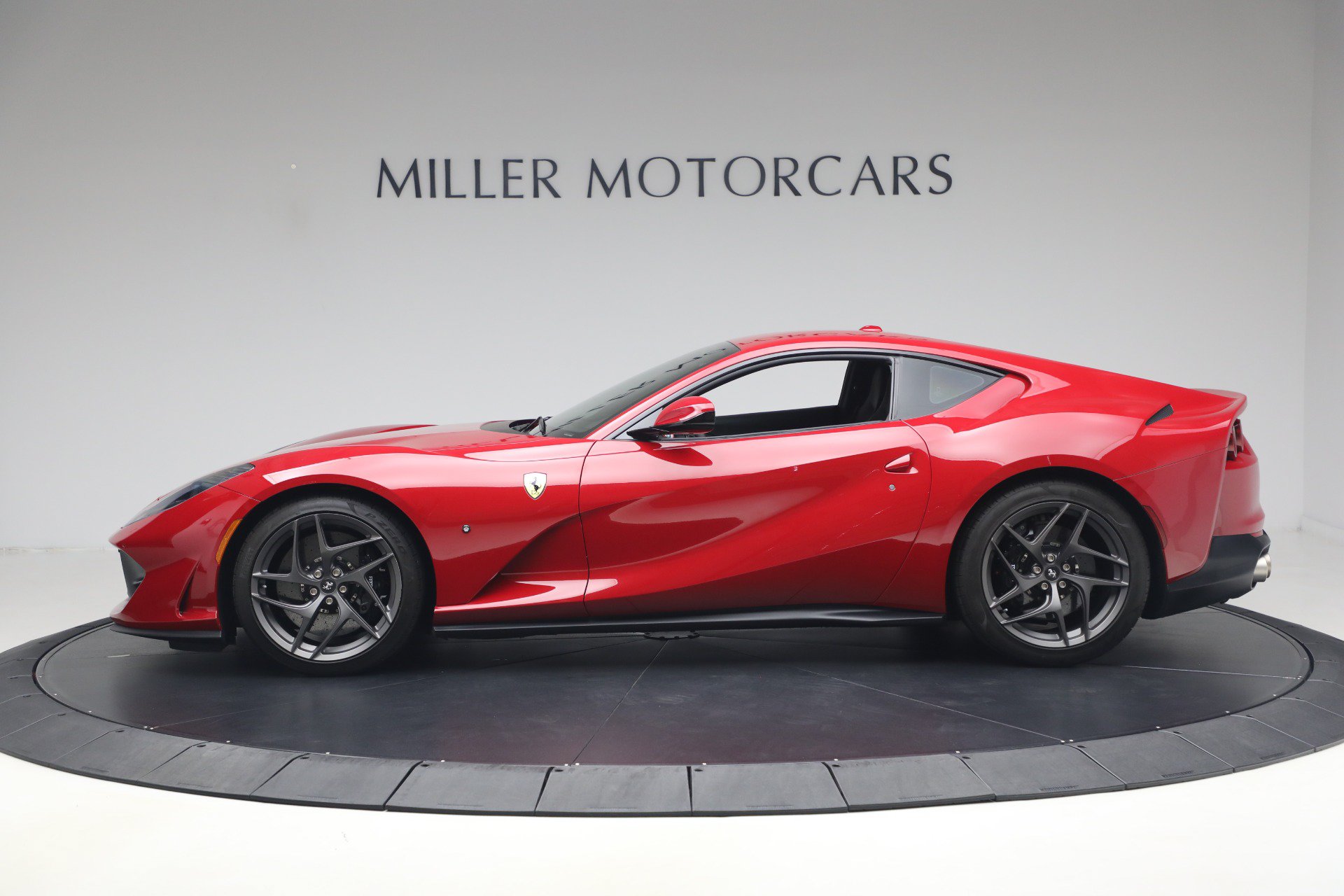 Certified 2018 Ferrari 812 Superfast RWD image 3