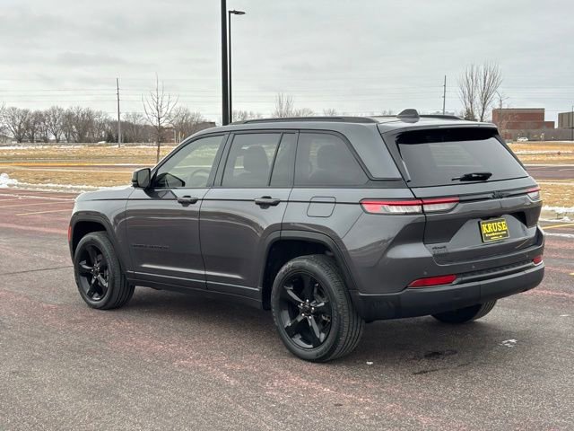 Used 2022 Jeep Grand Cherokee Altitude image 23
