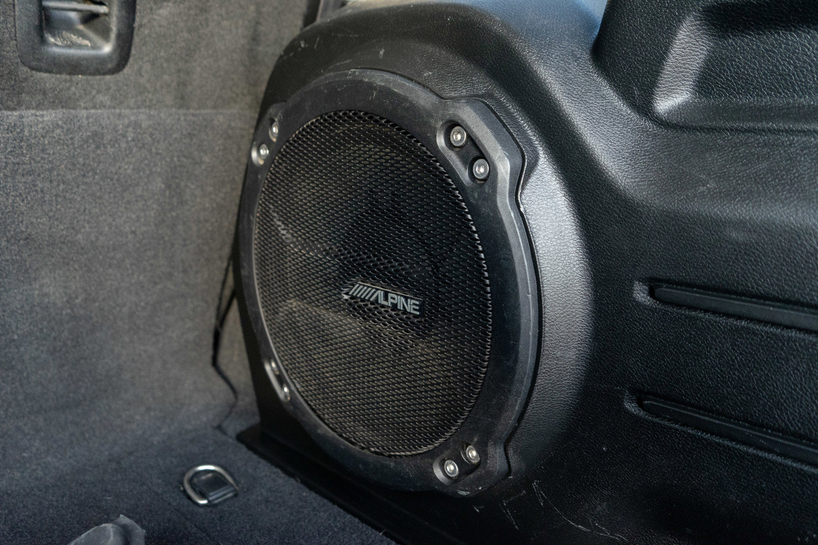 Used 2018 Jeep Wrangler Unlimited Sahara w/ Uconnect 4C Nav & Sound Group image 10