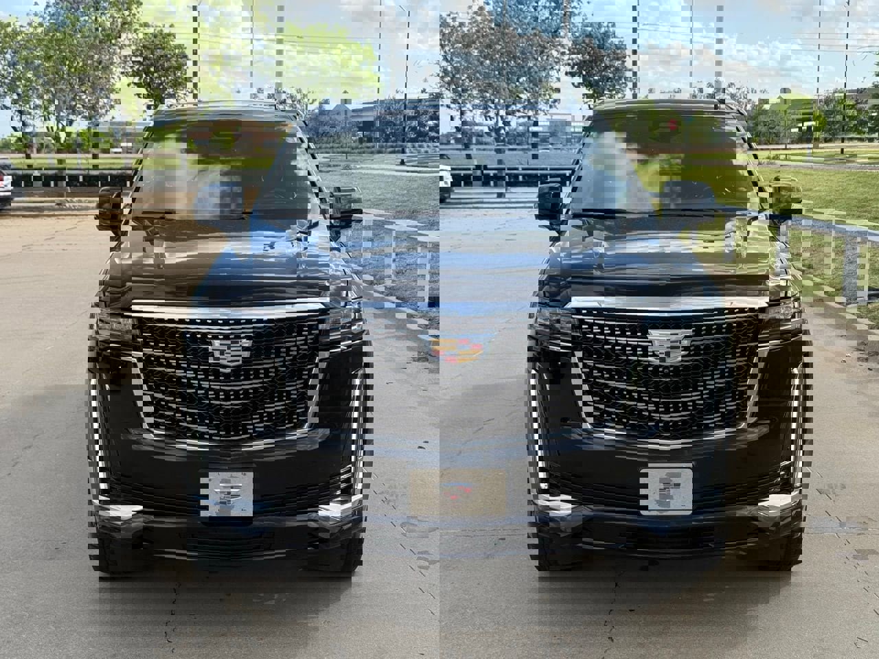 Used 2023 Cadillac Escalade ESV Premium Luxury w/ LPO, Illumination Package image 2