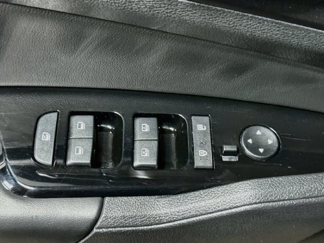 Certified 2025 Kia Sportage EX AWD/4WD image 18