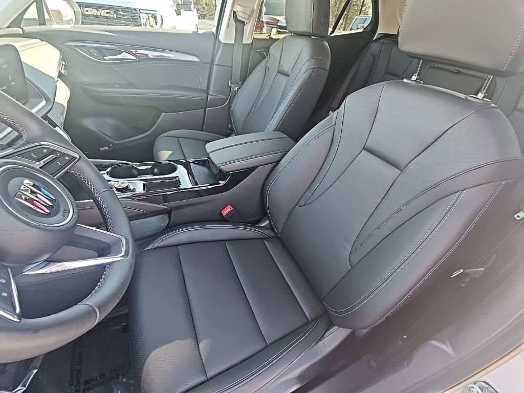 Certified 2025 Buick Envision Preferred image 11