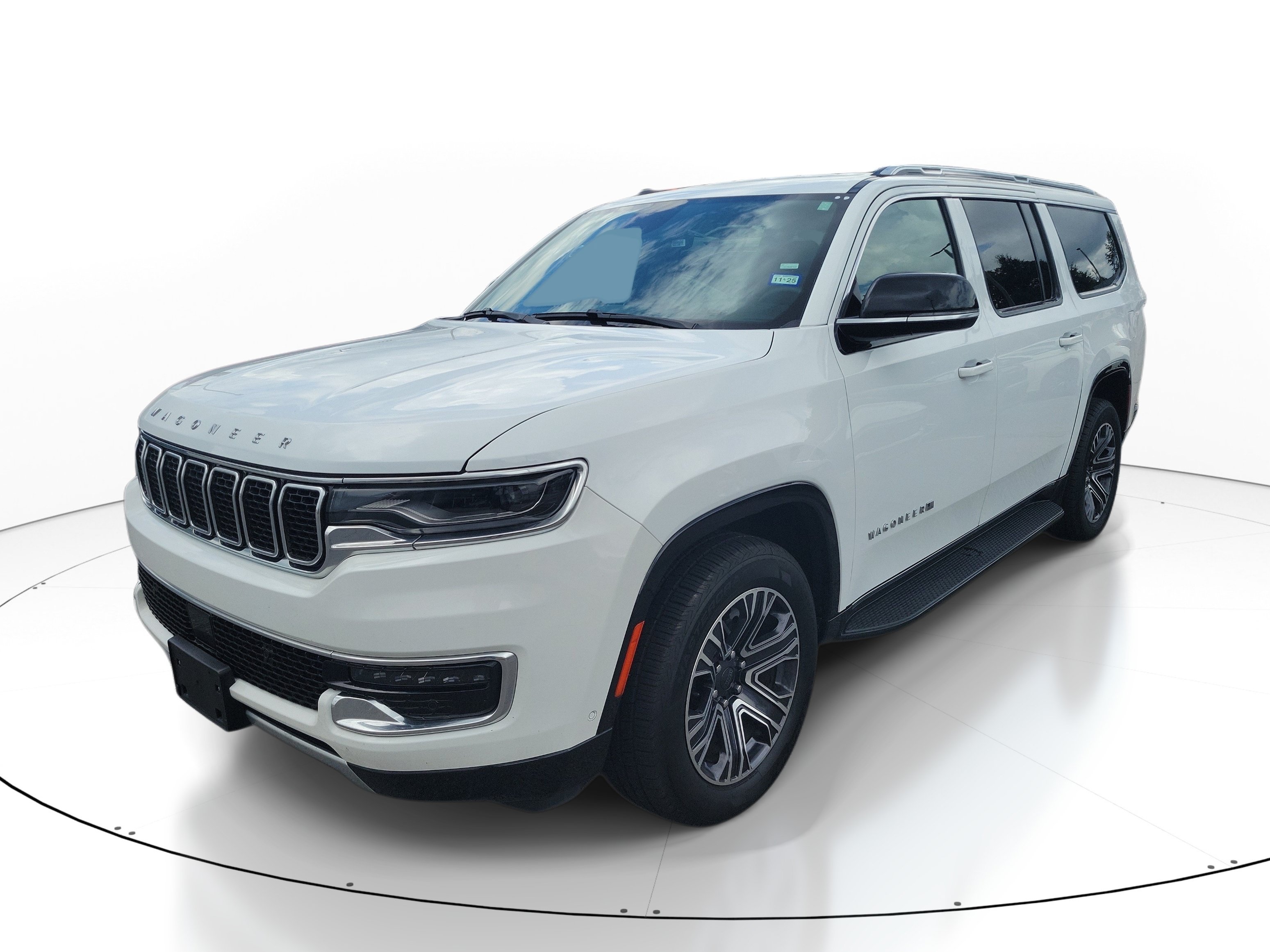 Used 2024 Jeep Wagoneer L Series II RWD image 3