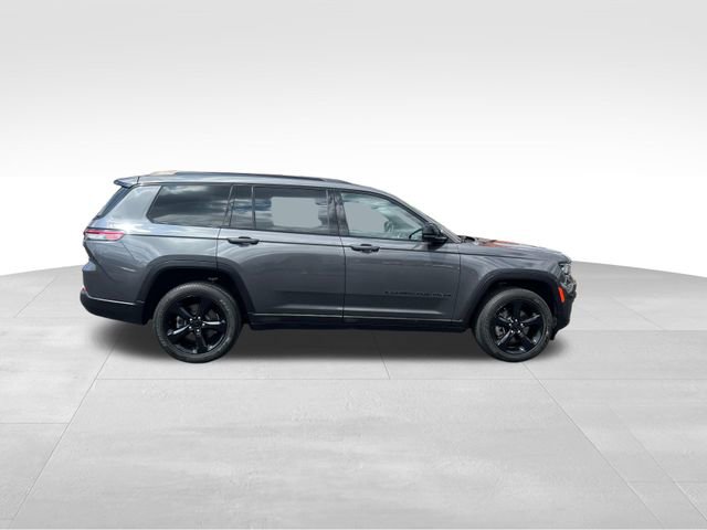 Used 2022 Jeep Grand Cherokee L Laredo image 4