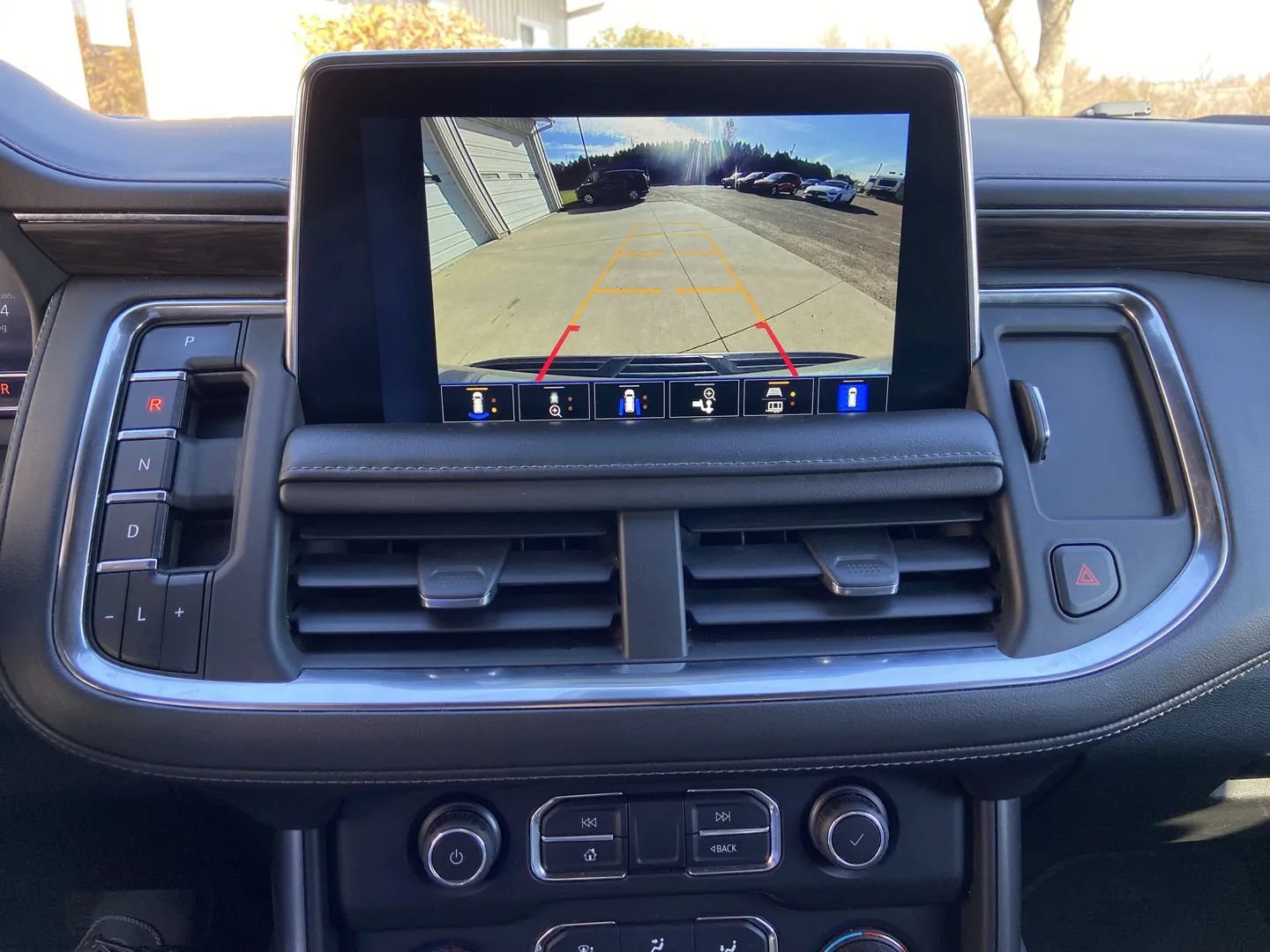 Used 2022 Chevrolet Suburban Z71 w/ Off-Road Capability Package AWD/4WD image 21