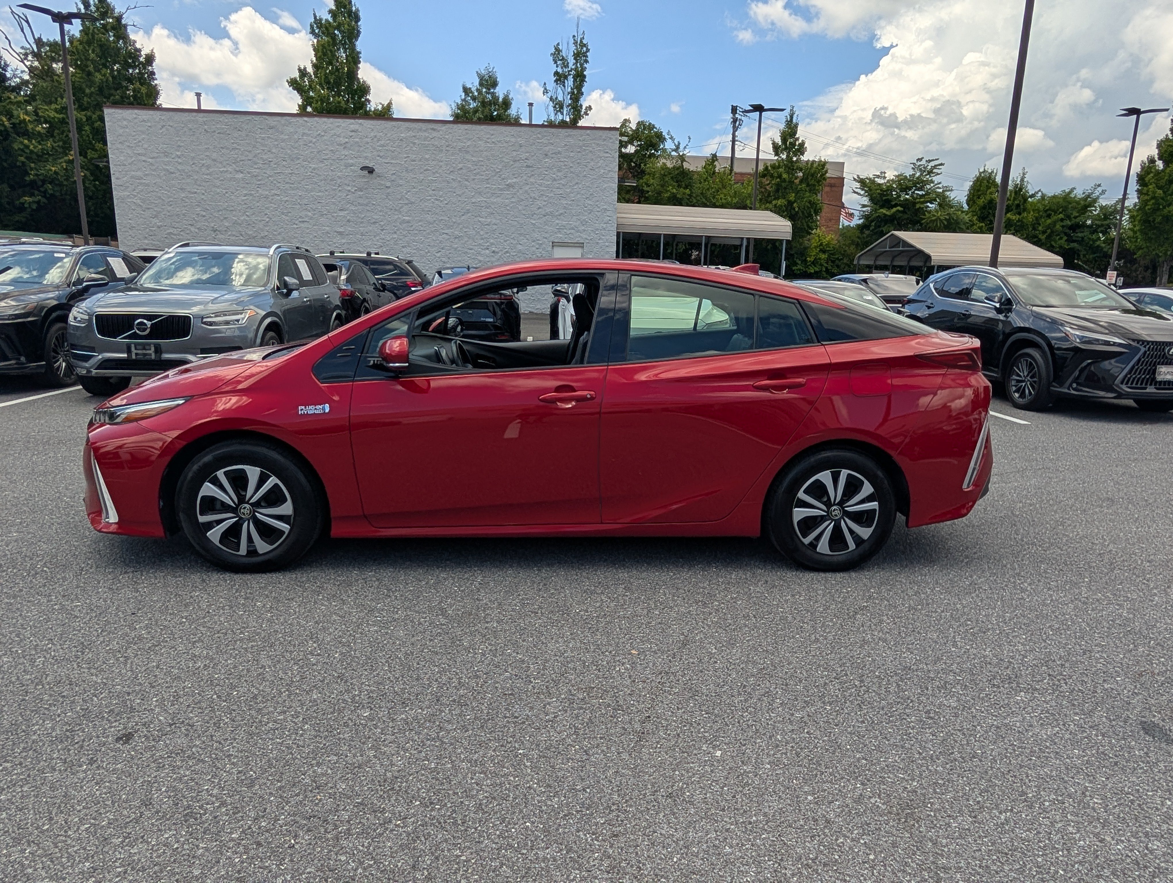 Used 2017 Toyota Prius Prime Premium w/ Carpet Mat Package FWD image 2