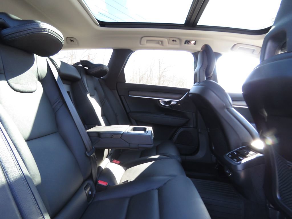 Used 2018 Volvo V90 T5 Cross Country w/ Convenience Package AWD/4WD image 16