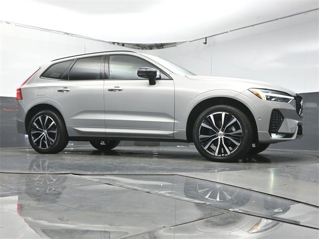 Used 2023 Volvo XC60 B5 Plus w/ Climate Package FWD image 32