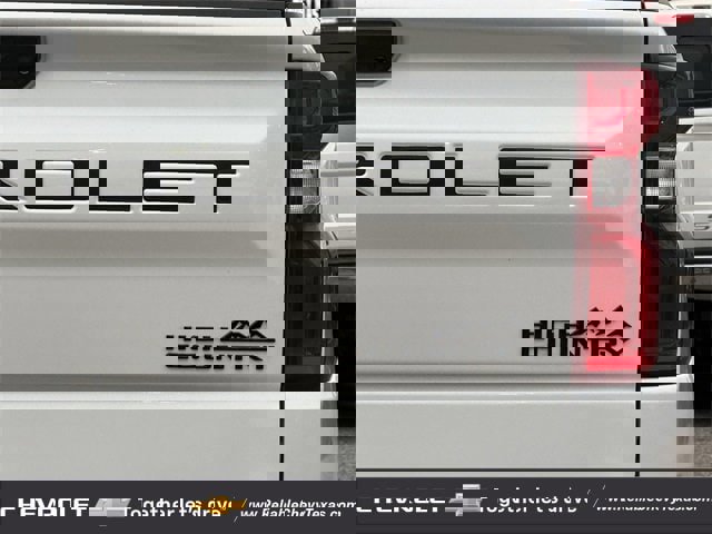 Used 2022 Chevrolet Silverado 1500 High Country w/ High Country Premium Package image 9