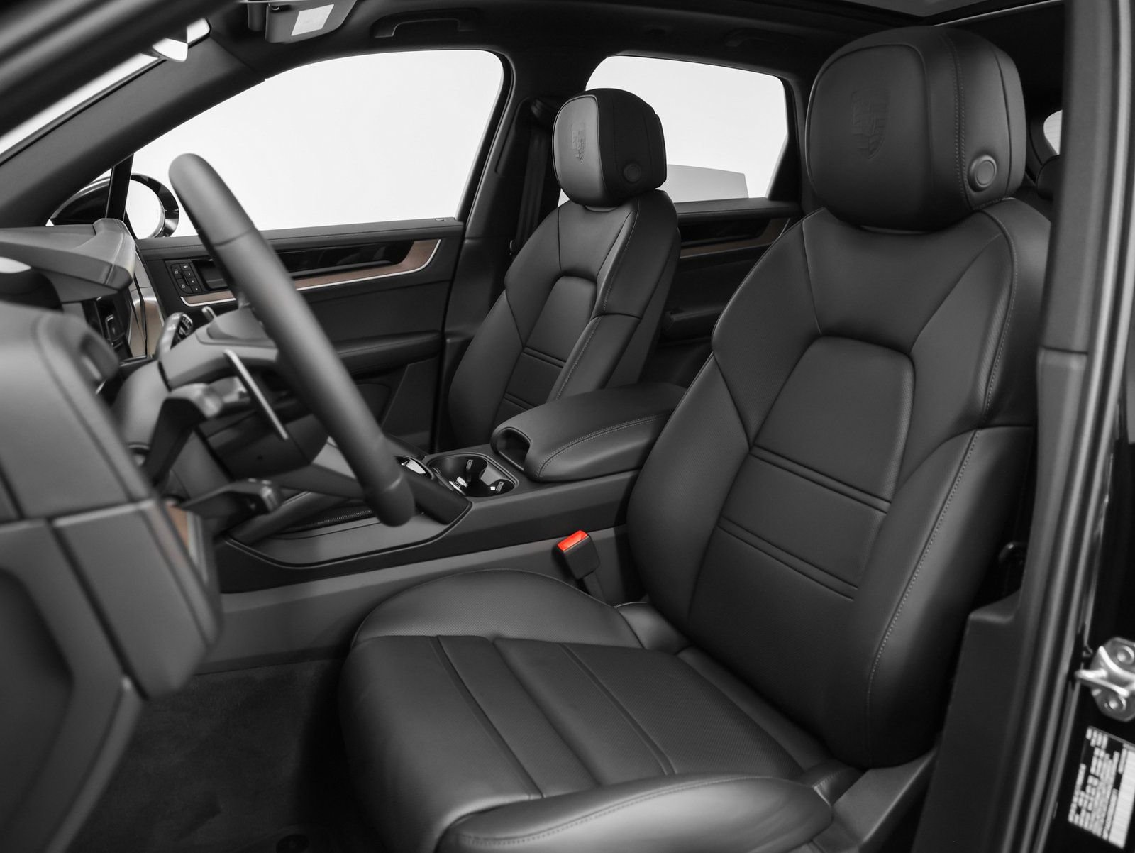 Certified 2025 Porsche Cayenne image 5