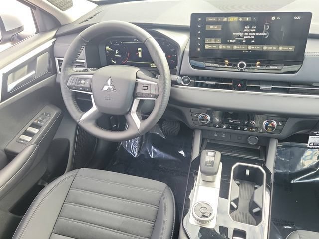 New 2026 Mitsubishi Outlander SE FWD image 16