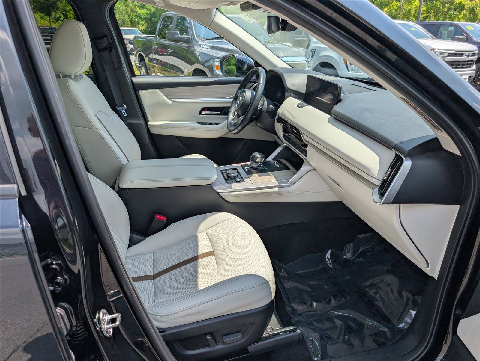 Used 2024 MAZDA CX-90 Plug-In Hybrid w/ Premium Plus AWD/4WD image 11