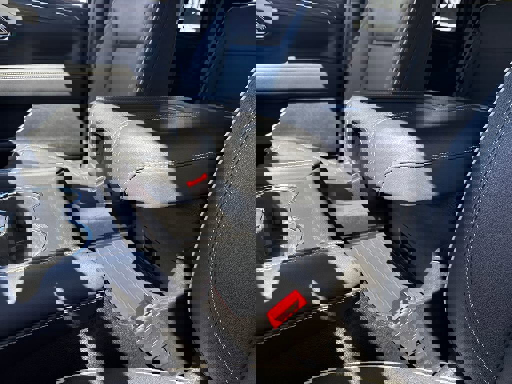 Used 2023 GMC Yukon SLT w/ SLT Luxury Package image 43