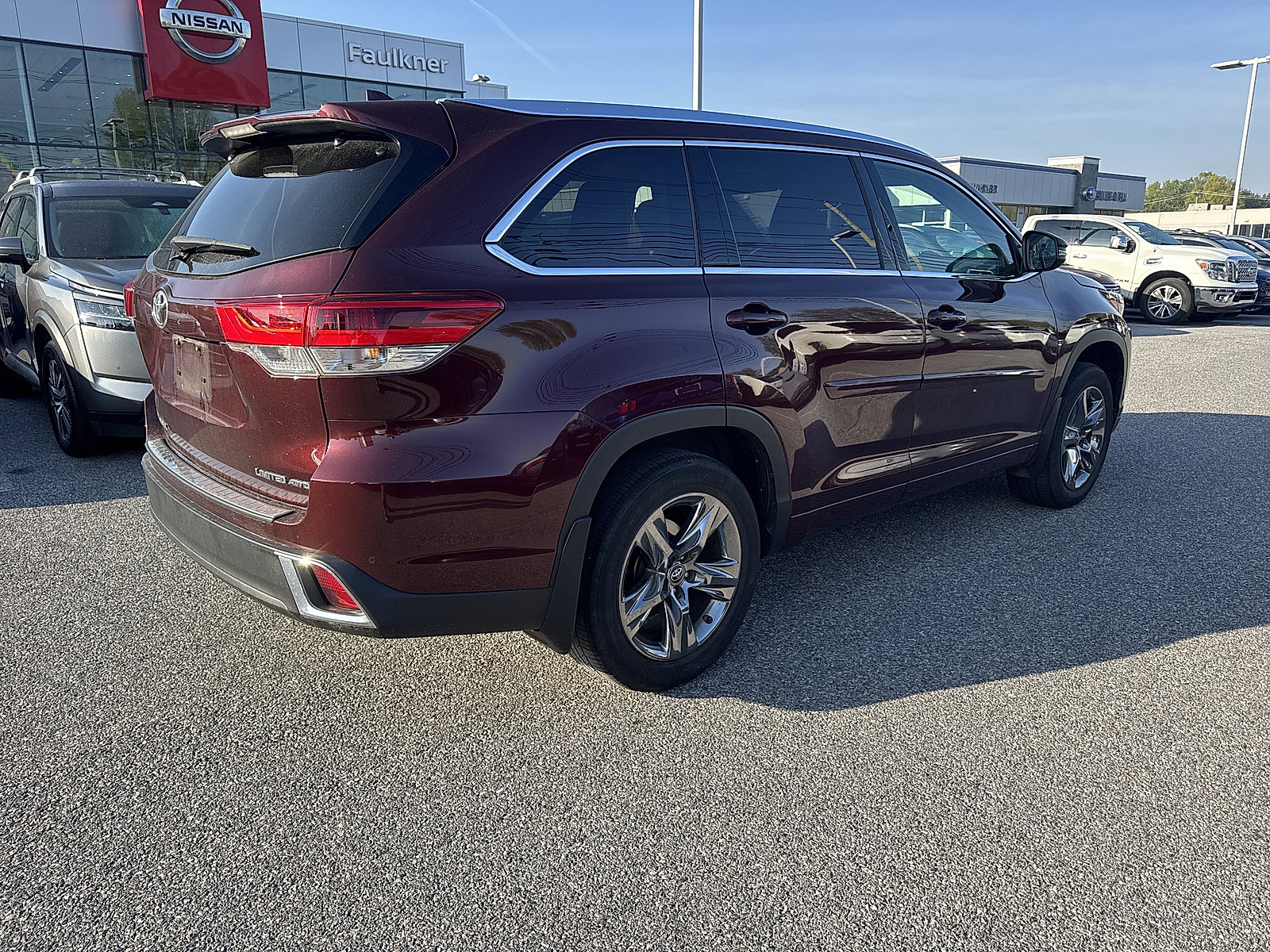 Used 2019 Toyota Highlander Limited Platinum w/ Carpet Mat Package (TMS) AWD/4WD image 3