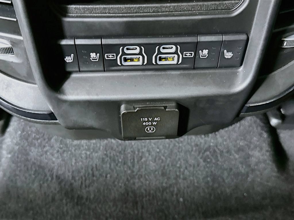 Used 2025 RAM 1500 Limited AWD/4WD image 32