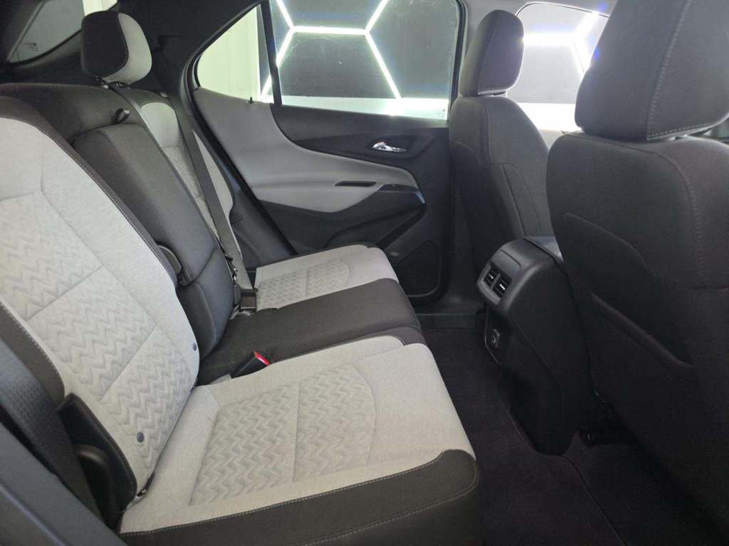Used 2023 Chevrolet Equinox LT FWD image 14