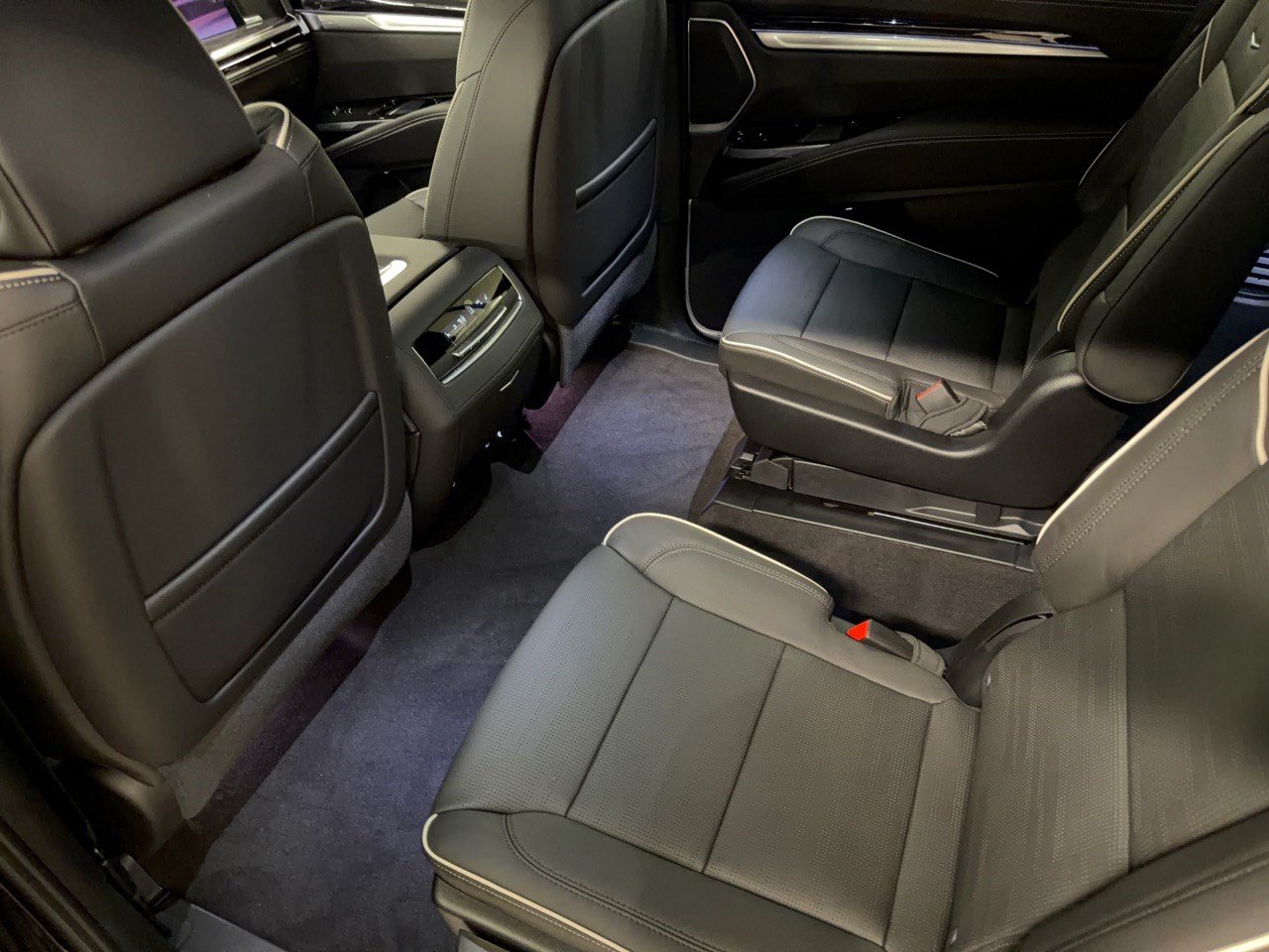 New 2027 Cadillac Escalade Sport w/ Touring Package AWD/4WD image 25