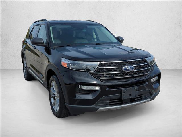 Used 2022 Ford Explorer XLT w/ Equipment Group 202A image 3