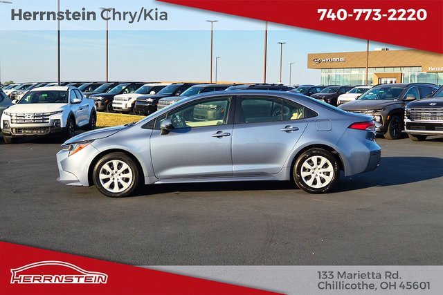 Used 2022 Toyota Corolla LE image 4