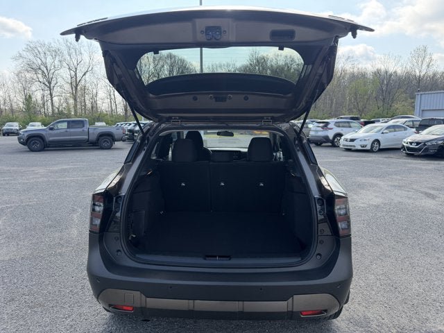 Used 2025 Nissan Kicks SV AWD/4WD image 10