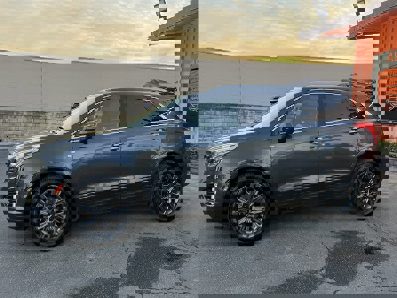 Used 2019 Cadillac XT5 Premium Luxury w/ LPO, Black Ice Package image 3