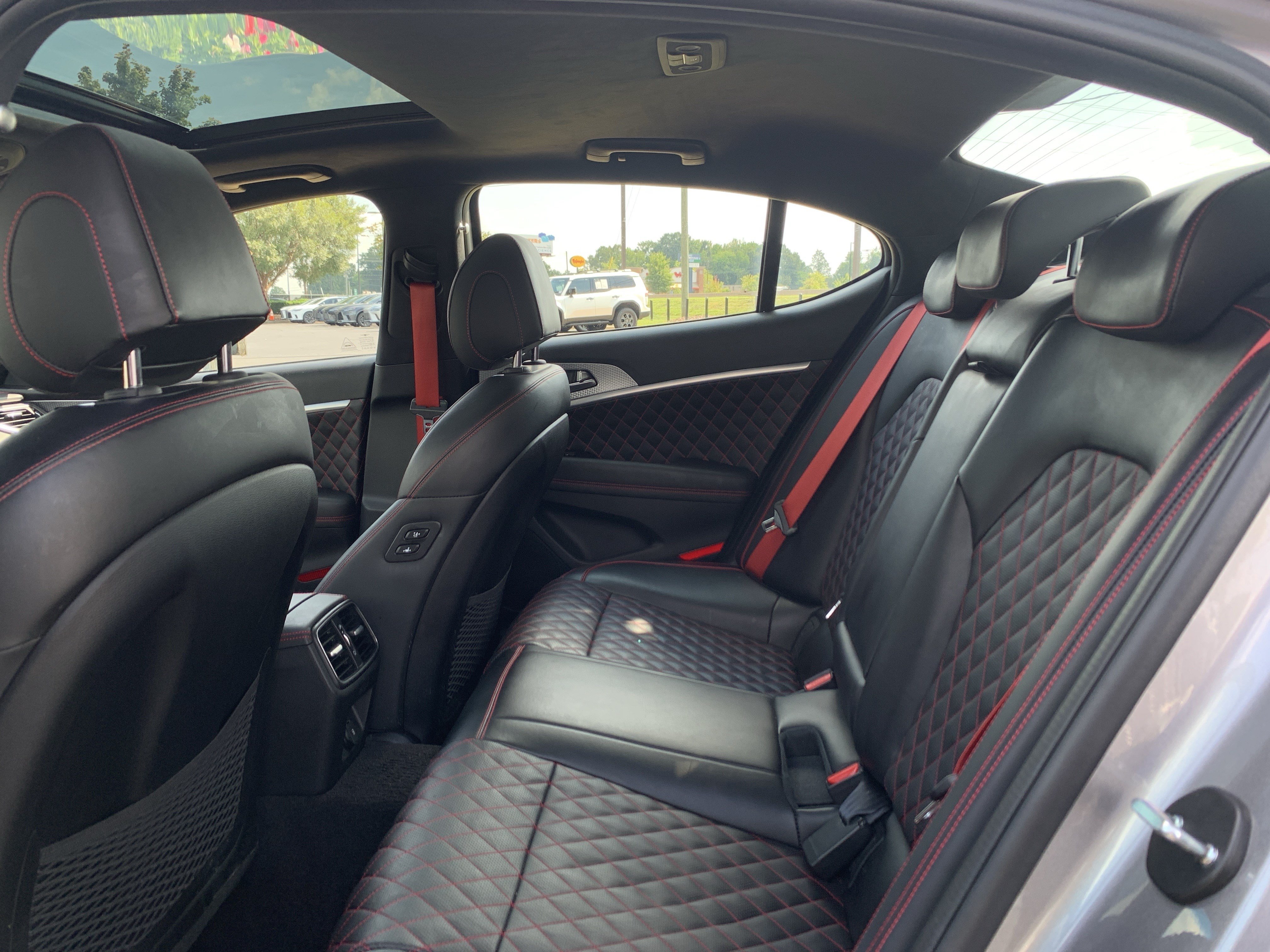 Used 2022 Genesis G70 3.3T w/ Sport Prestige Package AWD/4WD image 32
