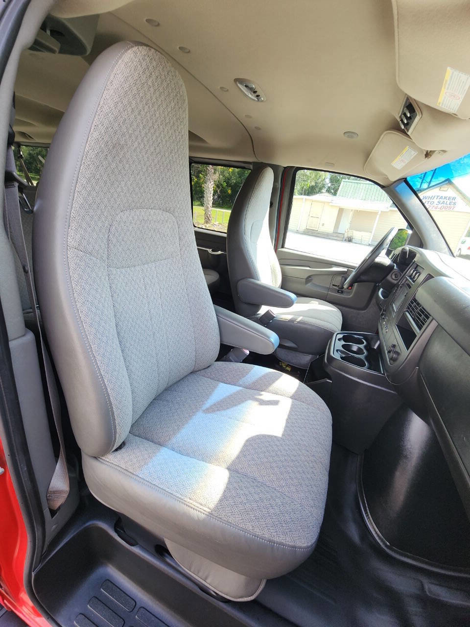 Used 2014 Chevrolet Express 3500 LS image 25