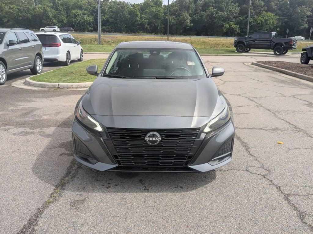 Used 2025 Nissan Altima 2.5 SV w/ SV Special Edition Package AWD/4WD image 8
