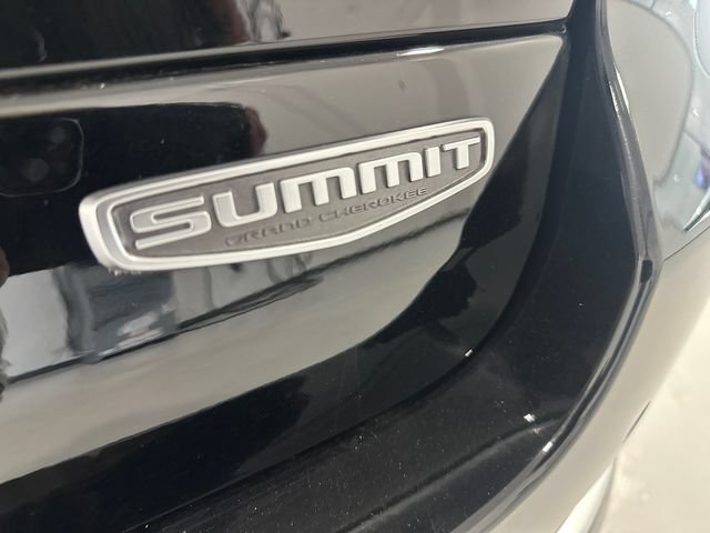 Used 2023 Jeep Grand Cherokee Summit AWD/4WD image 36