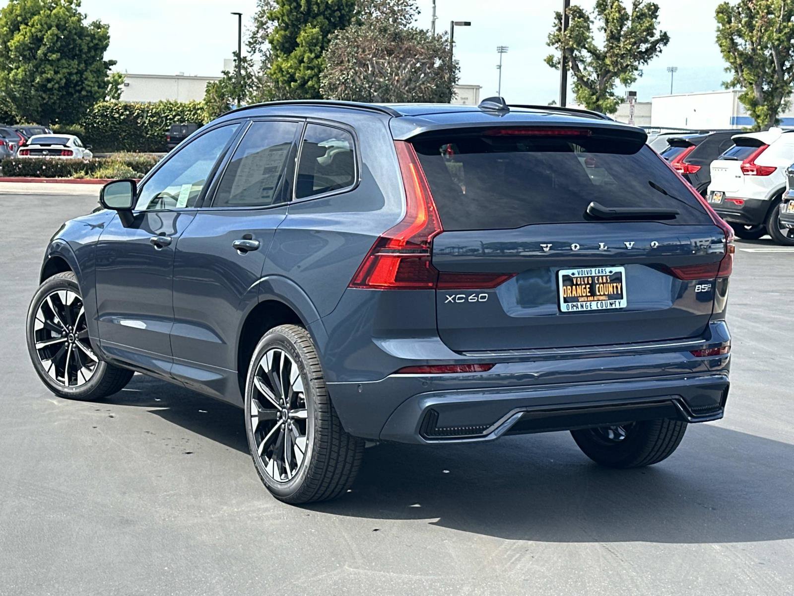 New 2026 Volvo XC60 B5 Plus w/ Protection Package Premier AWD/4WD image 5