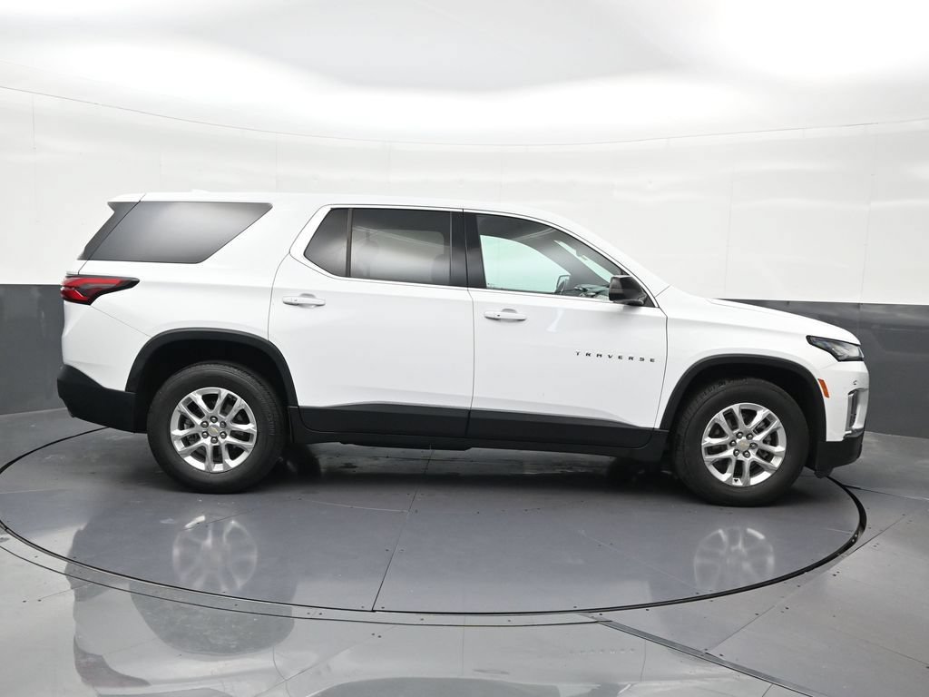 Used 2022 Chevrolet Traverse LS FWD image 7