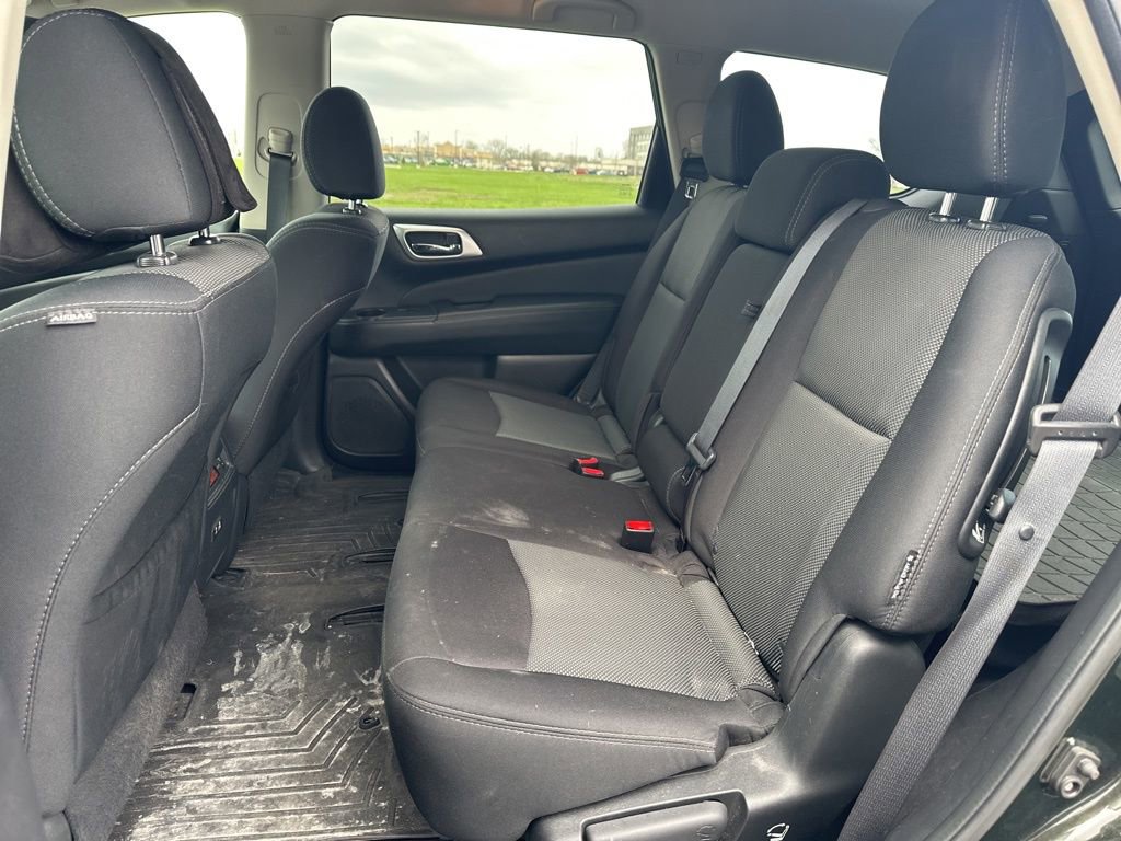 Used 2019 Nissan Pathfinder SV image 14