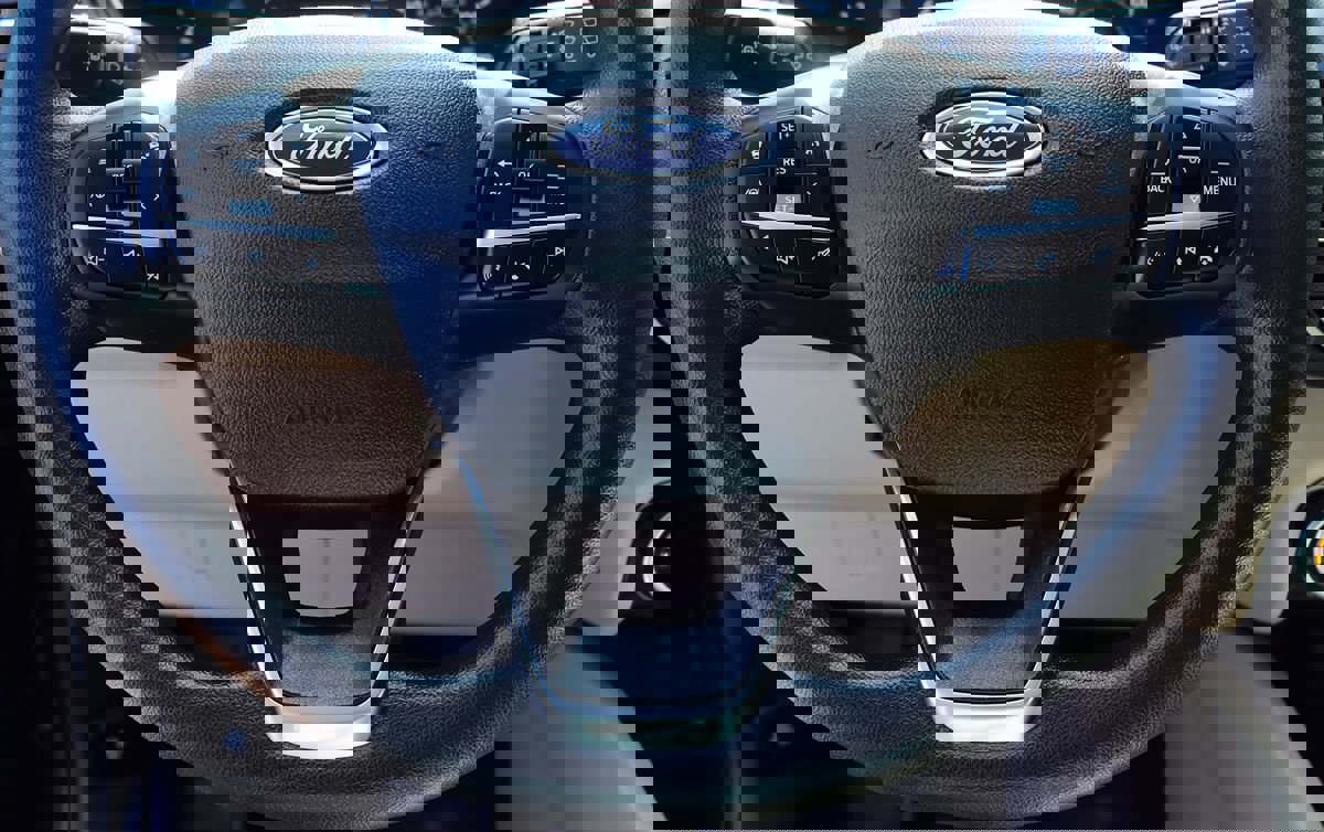 Used 2022 Ford Escape SE image 55