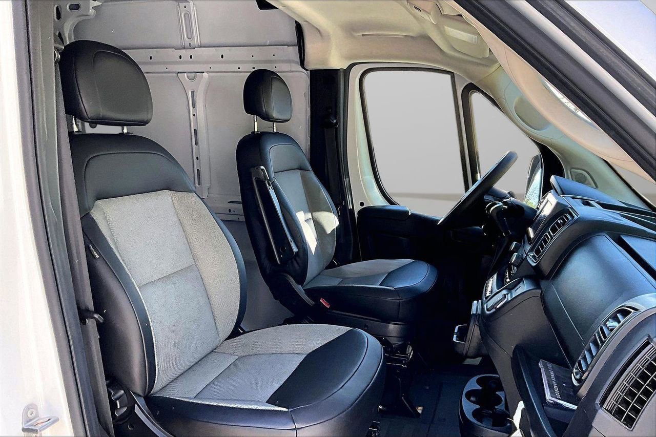 Used 2025 RAM ProMaster 2500 w/ Convenience Group FWD image 21