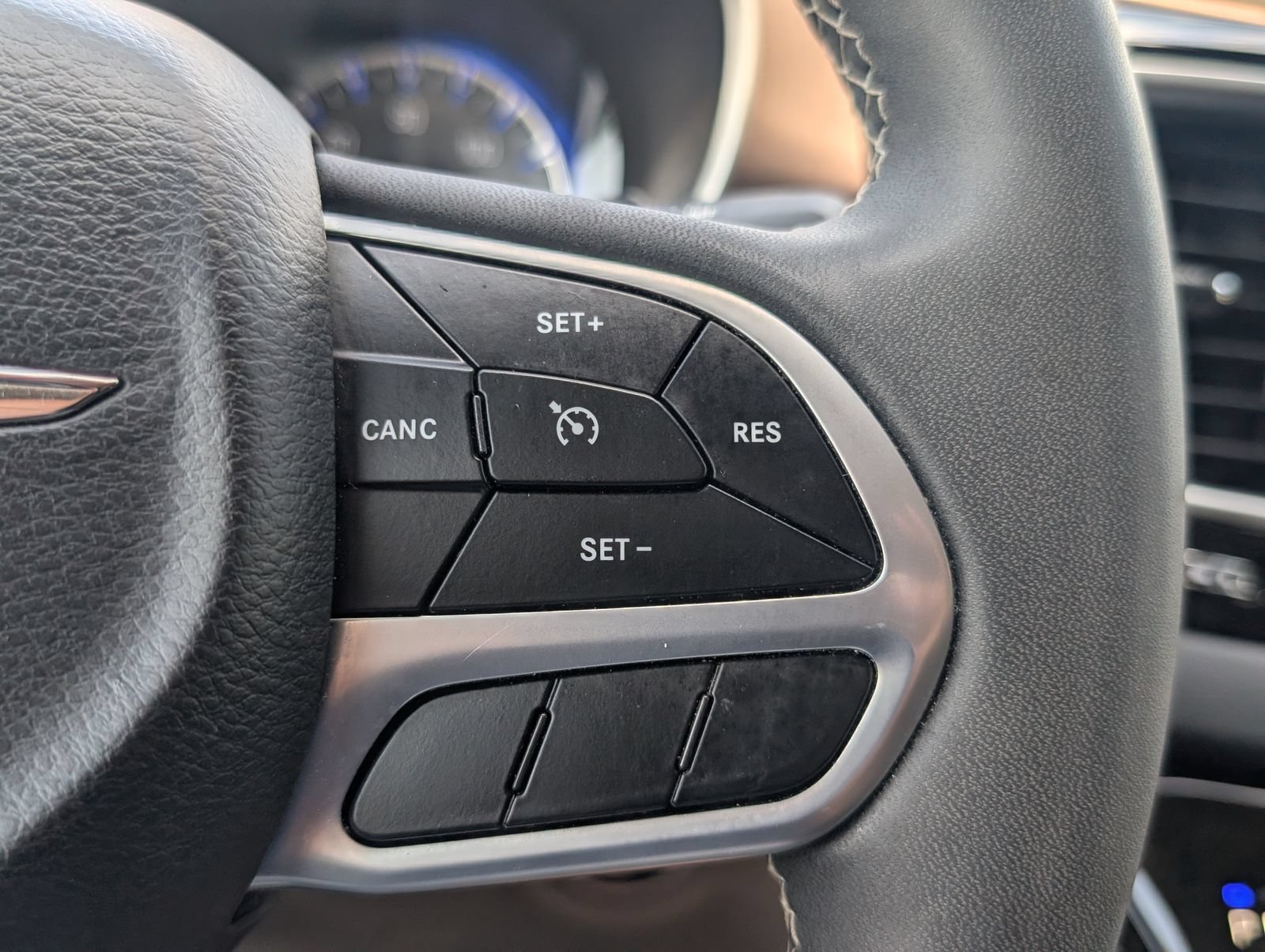 Used 2023 Chrysler Voyager LX FWD image 22