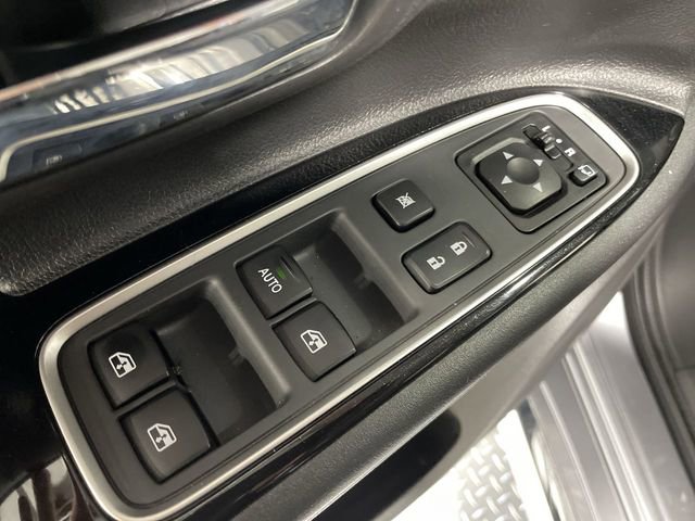 Used 2018 Mitsubishi Outlander SEL image 13