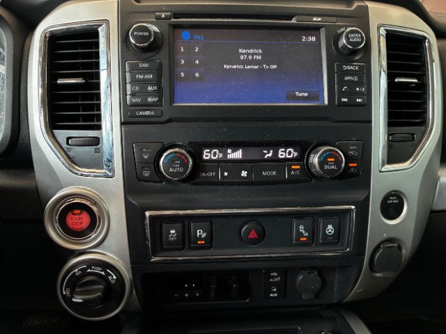 Used 2017 Nissan Titan PRO-4X w/ Pro-4x Convenience Package AWD/4WD image 16