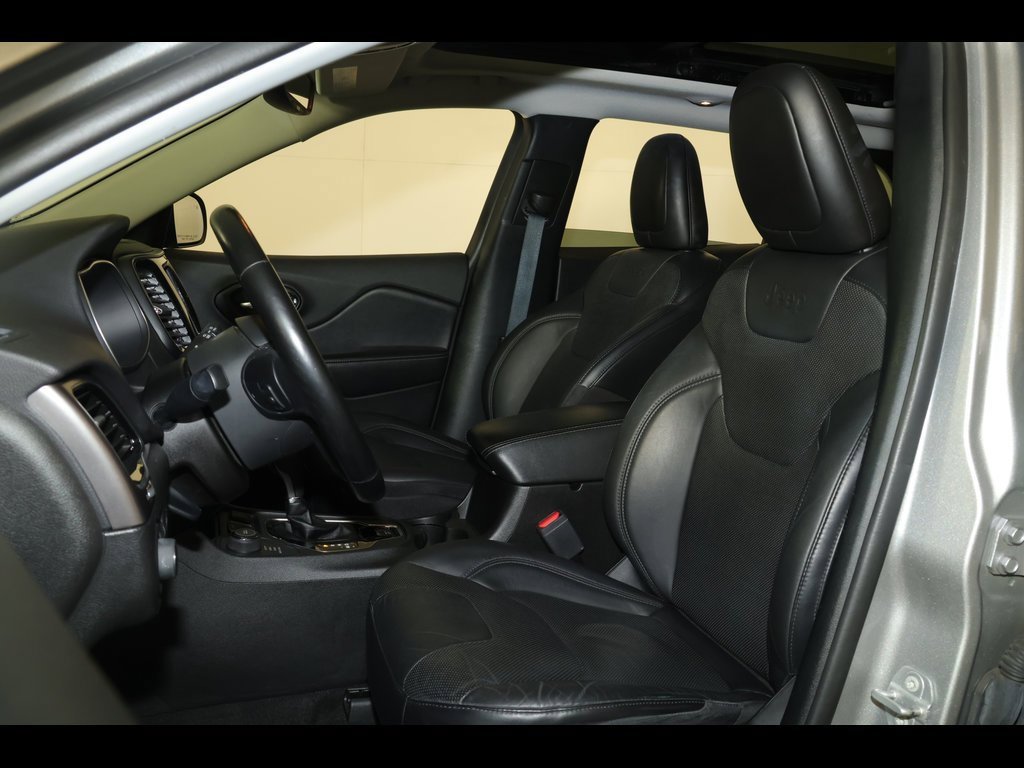 Used 2021 Jeep Cherokee Limited image 19