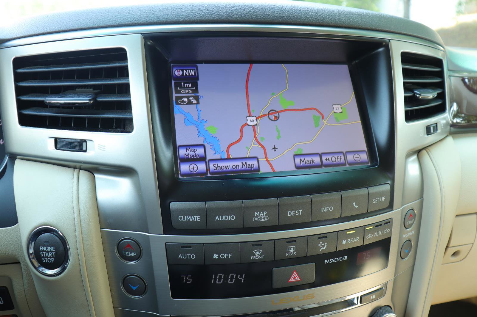 Used 2013 Lexus LX 570 4WD w/ Luxury Pkg image 34