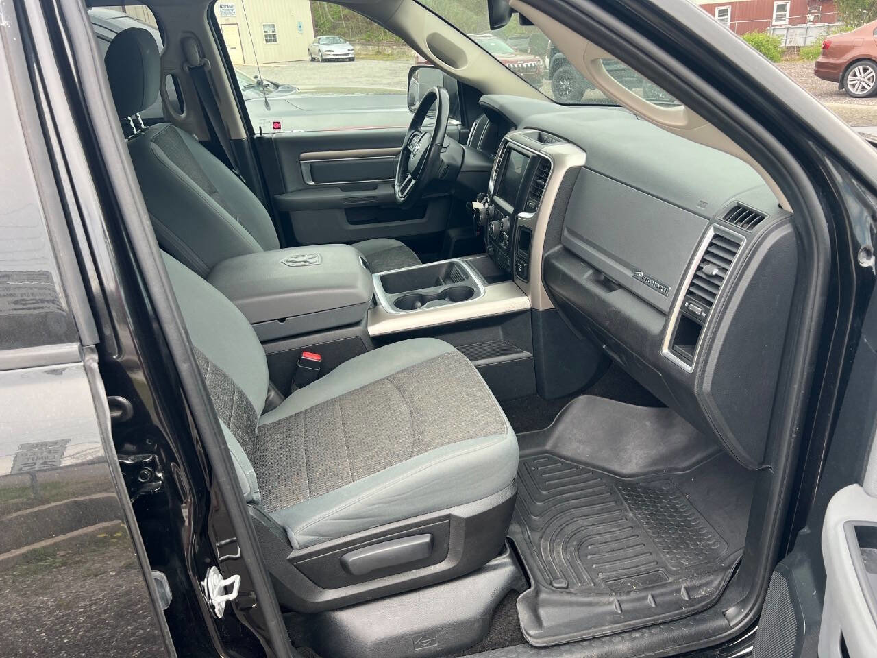 Used 2017 RAM 1500 Big Horn AWD/4WD image 24
