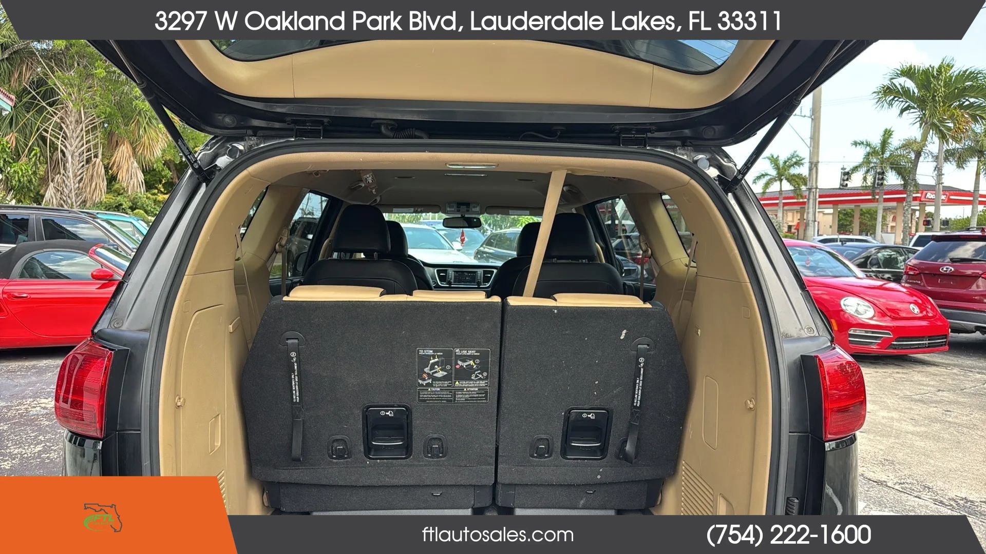 Used 2017 Kia Sedona LX w/ LX Essentials Premium Package FWD image 48