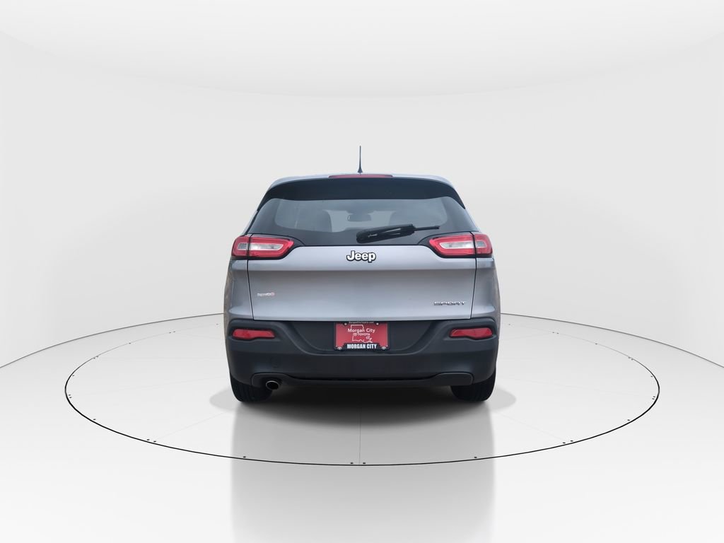 Used 2017 Jeep Cherokee Sport FWD image 7