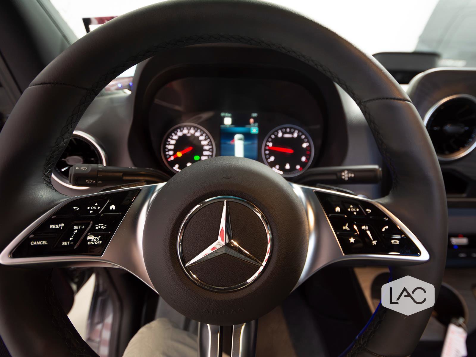 Used 2025 Mercedes-Benz Sprinter 3500 image 26