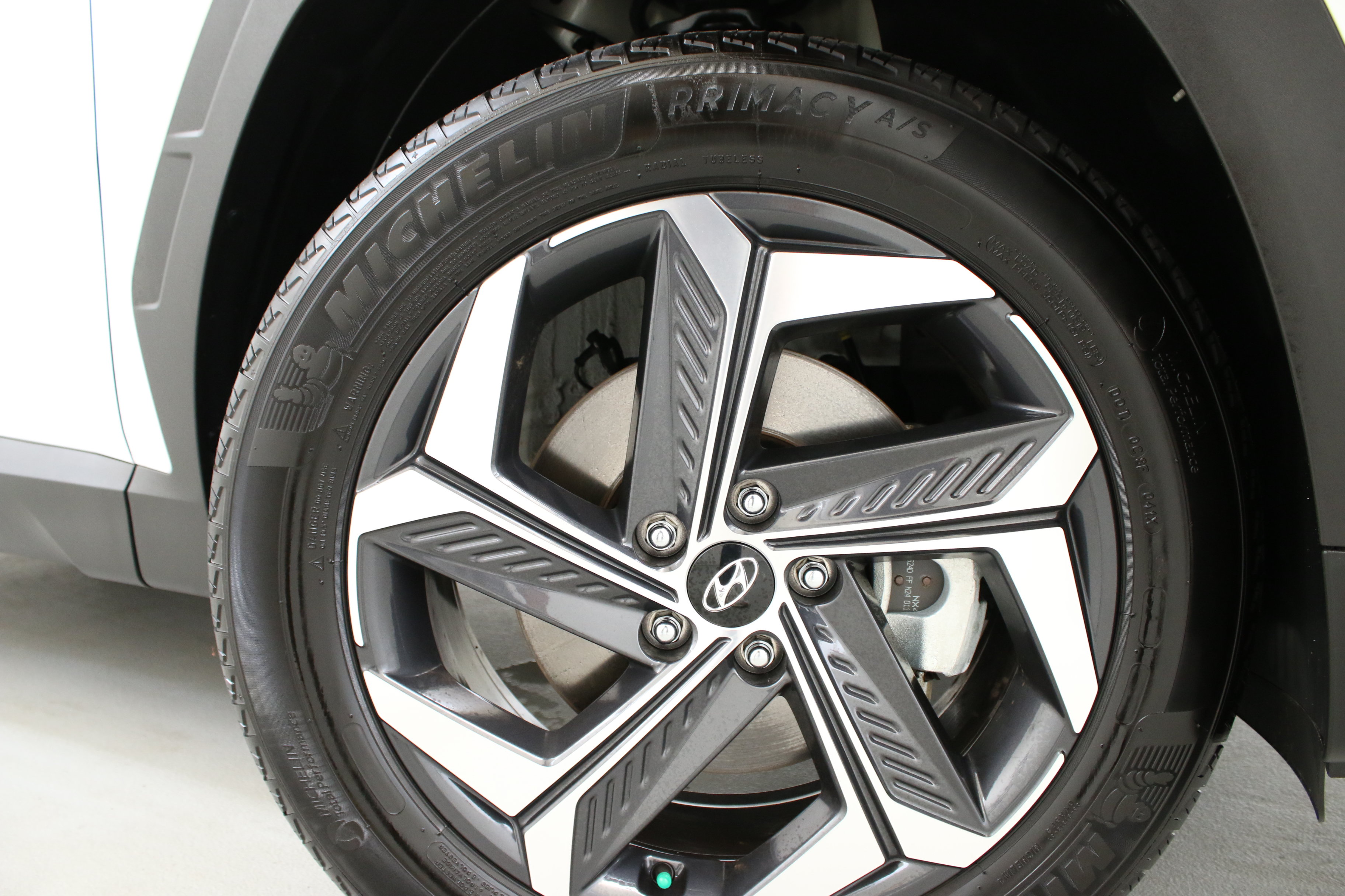 Used 2024 Hyundai Tucson Limited AWD/4WD image 33