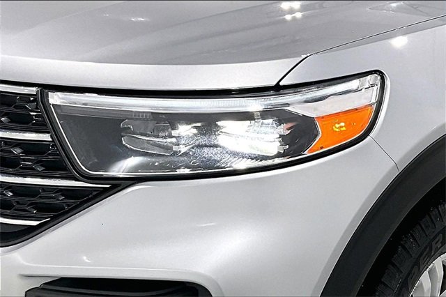 Used 2021 Ford Explorer XLT image 31