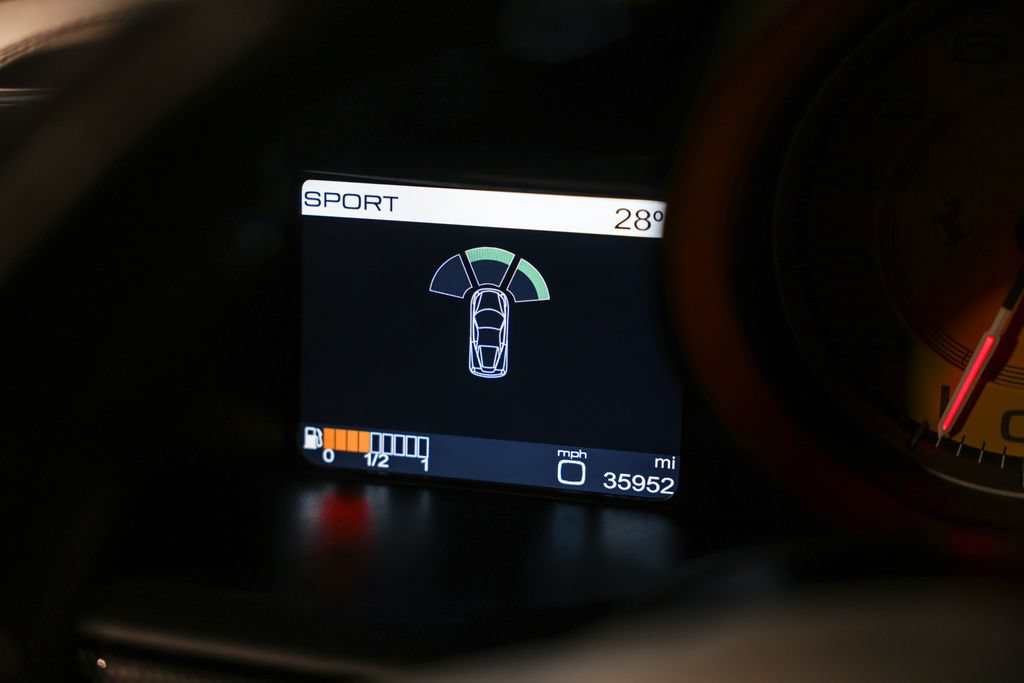 Used 2014 Ferrari 458 Italia Coupe RWD image 34