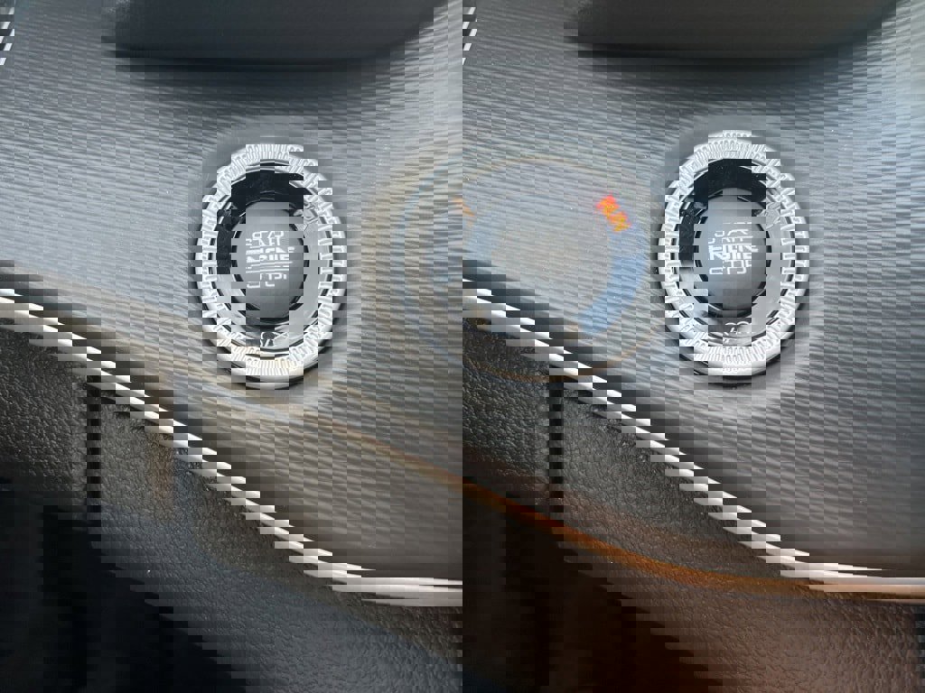 New 2025 Jeep Grand Cherokee Altitude image 27