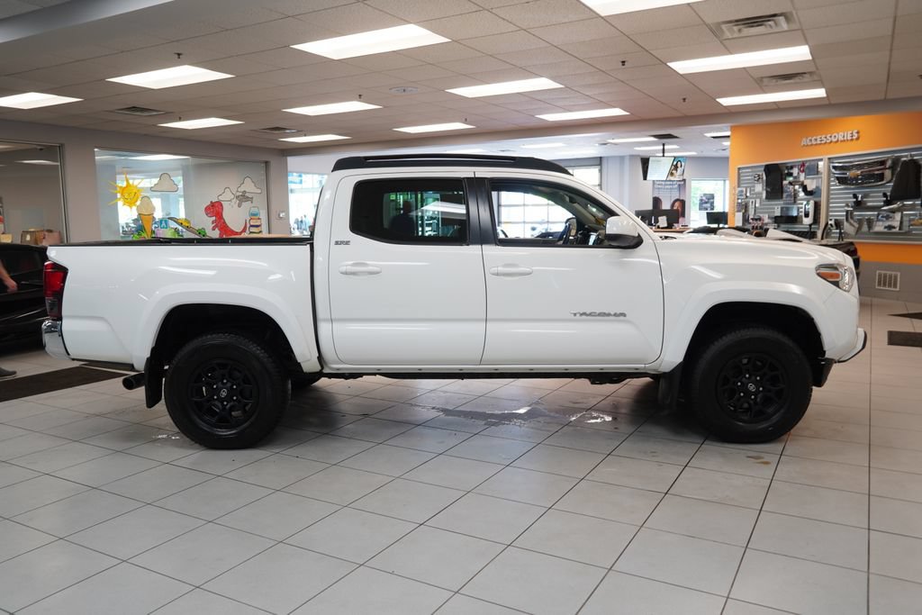 Used 2021 Toyota Tacoma SR5 AWD/4WD image 12