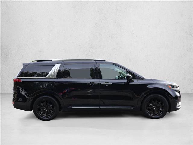 Used 2023 Kia Carnival SX FWD image 4