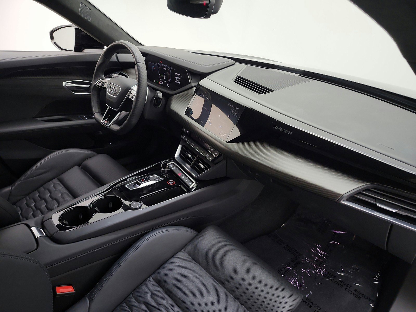 Used 2023 Audi RS e-tron GT w/ Carbon Performance Package AWD/4WD image 17